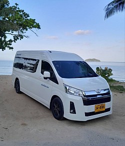 รถใหม่สวยงามสะอาด